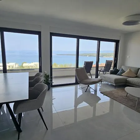 Luxury Malinska Sky With Private Pool Apartmán *
